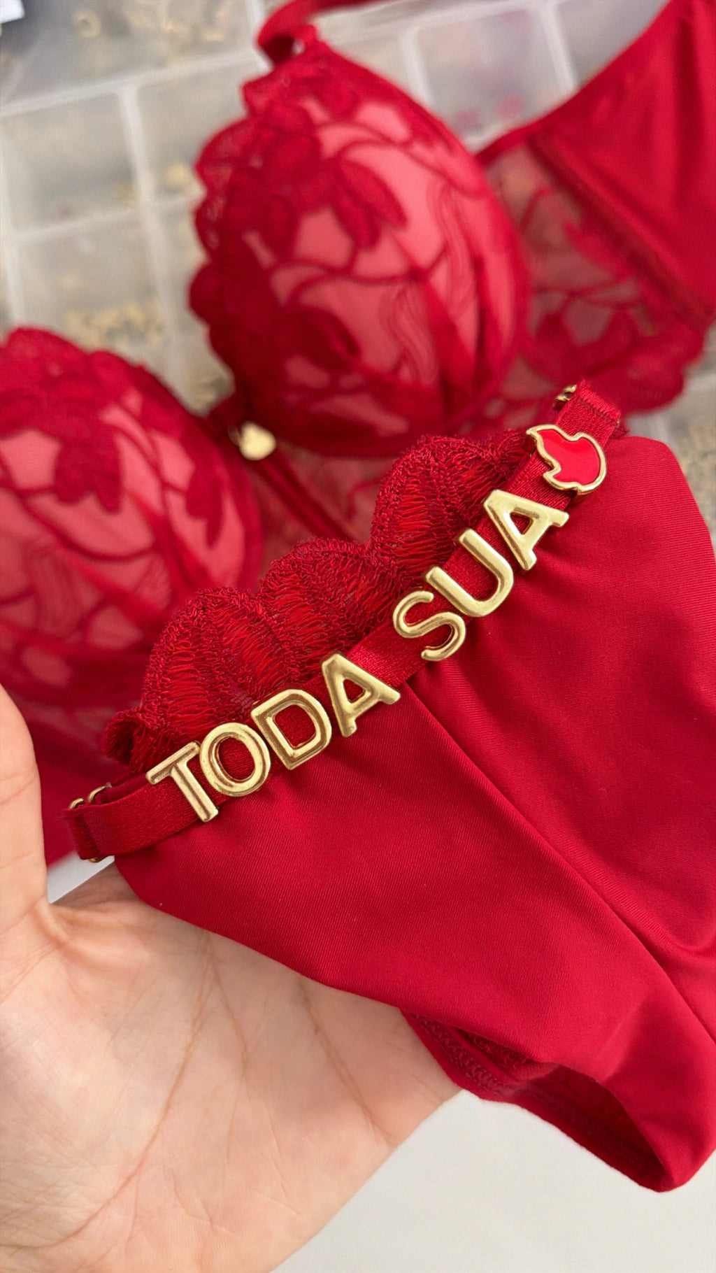 CONJUNTO VERMELHO/BOJO NUDE PÉTALA COM BOJO PERSONALIZÁVEL (NÃO ACOMPANHA LETRAS)
