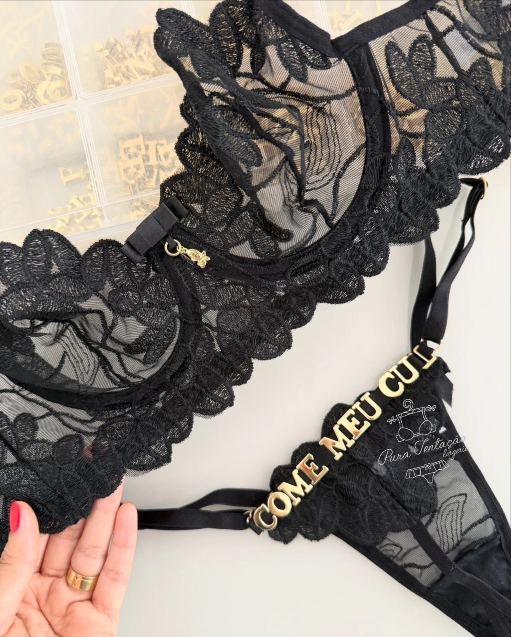 CONJUNTO PÉTALA PRETO SEM BOJO PERSONALIZÁVEL (NÃO ACOMPANHA LETRAS)