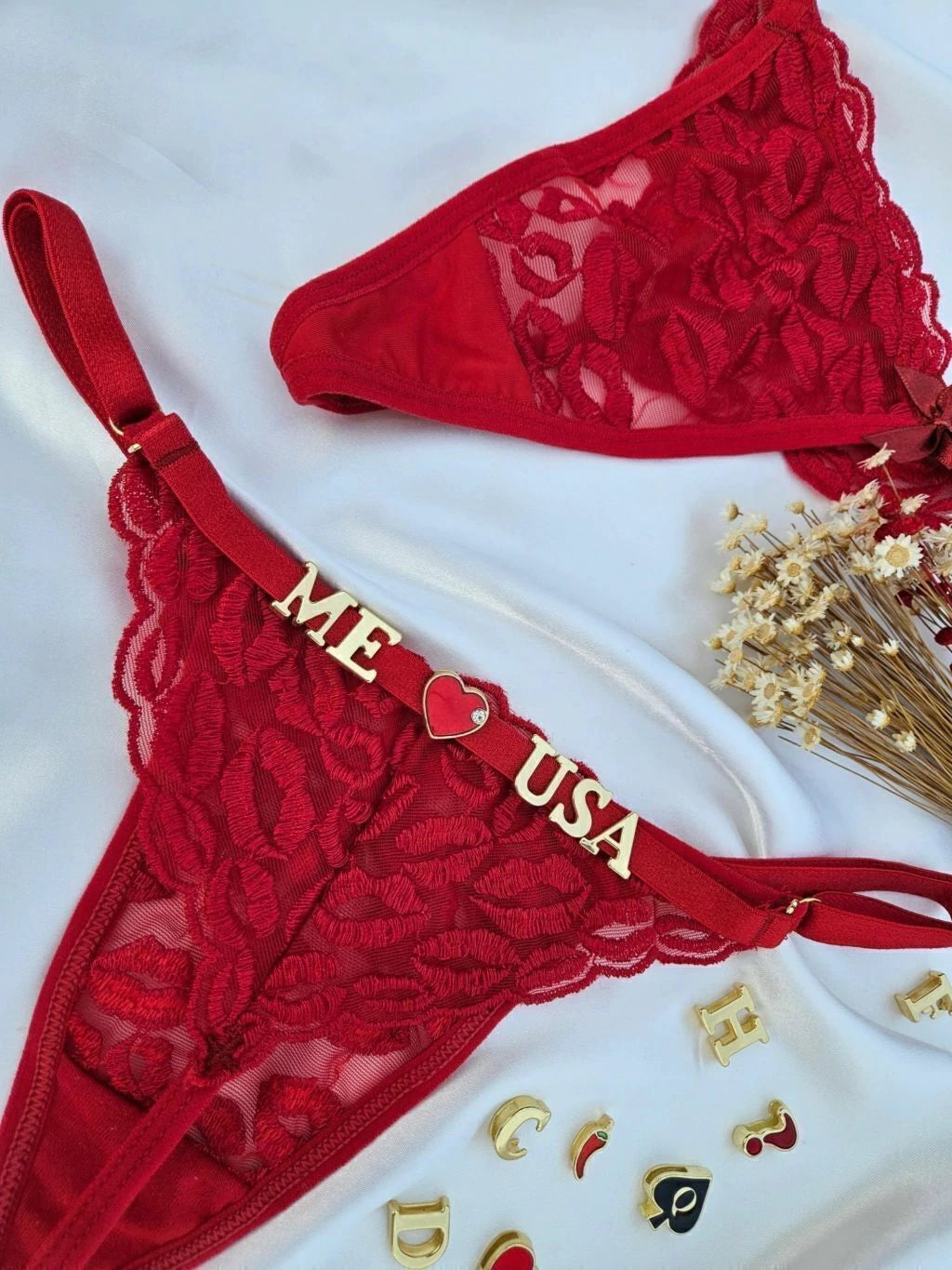 CALCINHA BEIJO VERMELHO FIO PERSONALIZÁVEL (NÃO ACOMPANHA LETRAS)